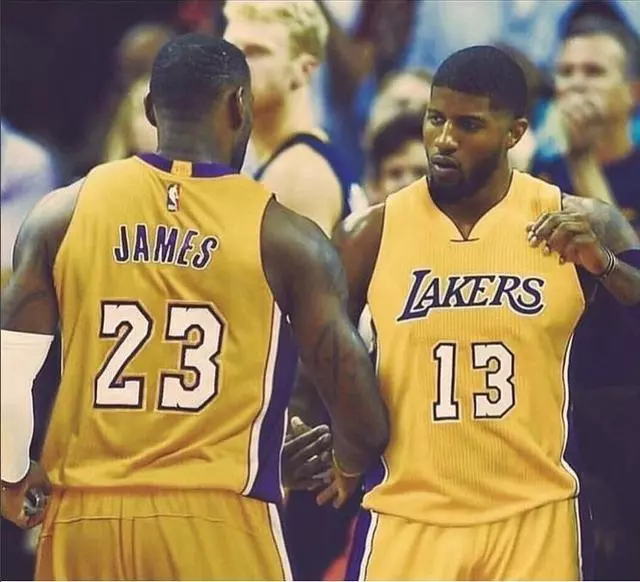 让中前场获 让中前场获